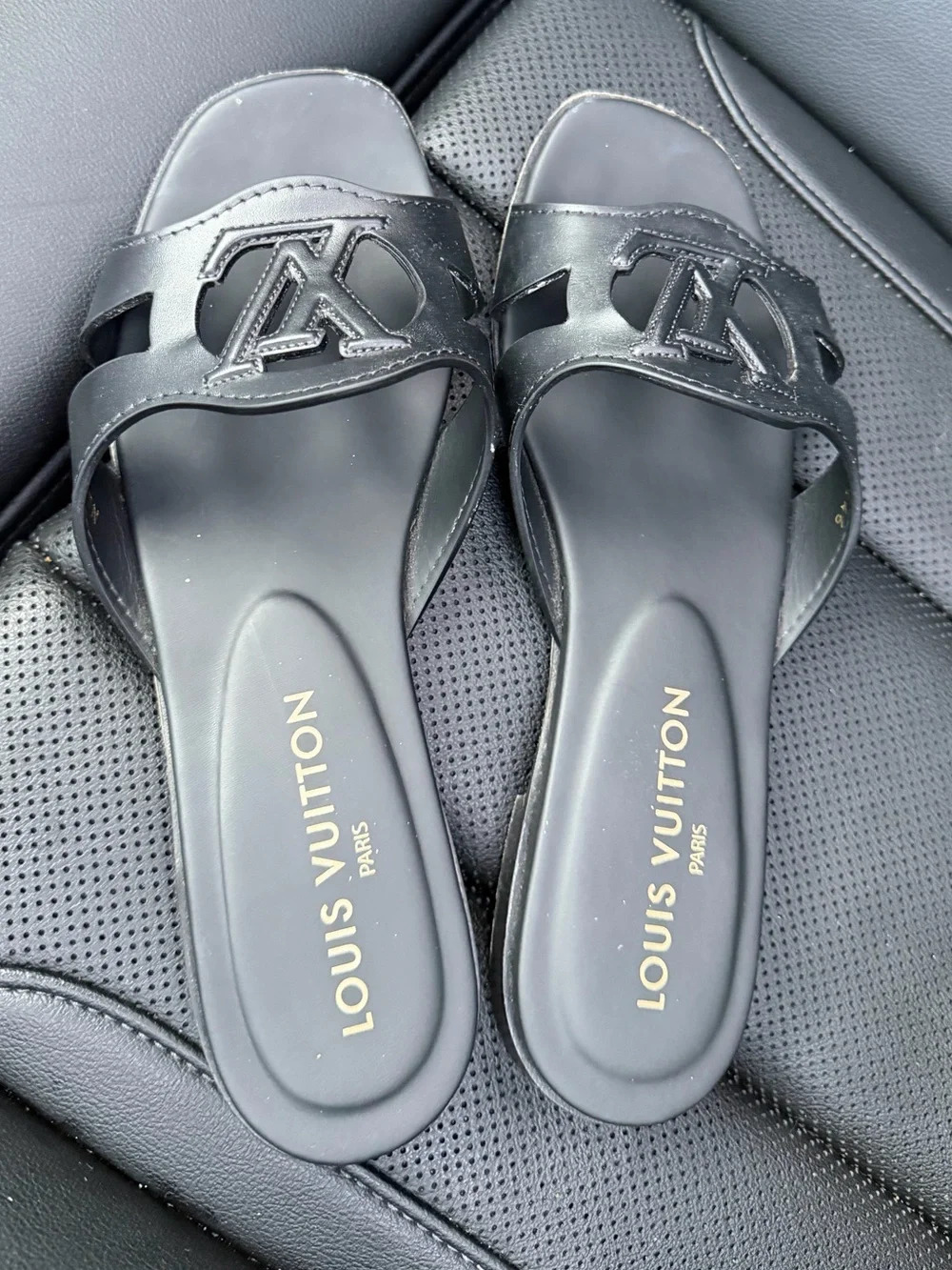 LV Isola Flat Mule
